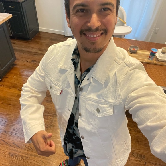 Meet your Posher, Jonathan - Picture 4 of 5